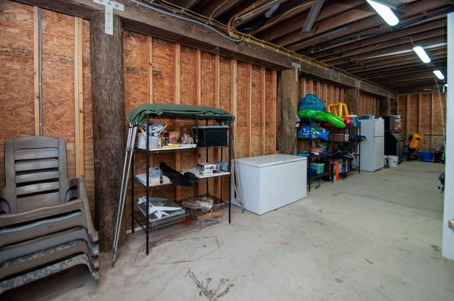 102 Constantin Dr, Golden Meadow, LA 70357