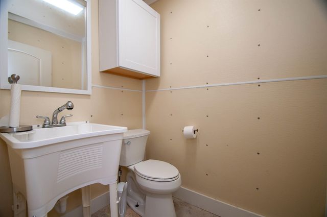 102 Constantin Dr, Golden Meadow, LA 70357