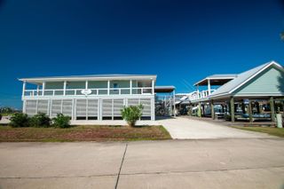 102 Constantin Dr, Golden Meadow, LA 70357