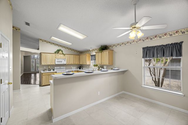434 Vicksburg Ave, Kerrville, TX 78028