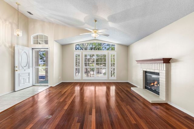 434 Vicksburg Ave, Kerrville, TX 78028