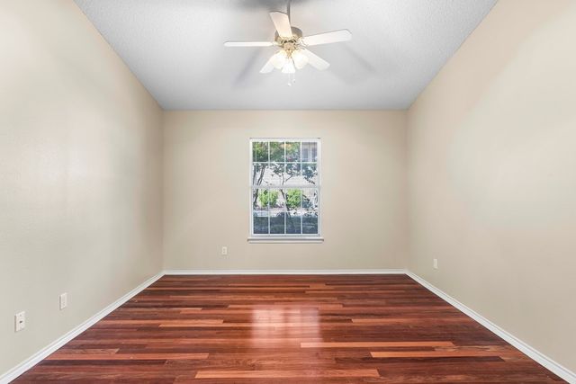 434 Vicksburg Ave, Kerrville, TX 78028
