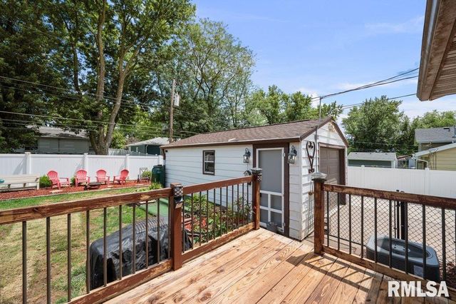 1203 N THORNWOOD Avenue, Davenport, IA 52804