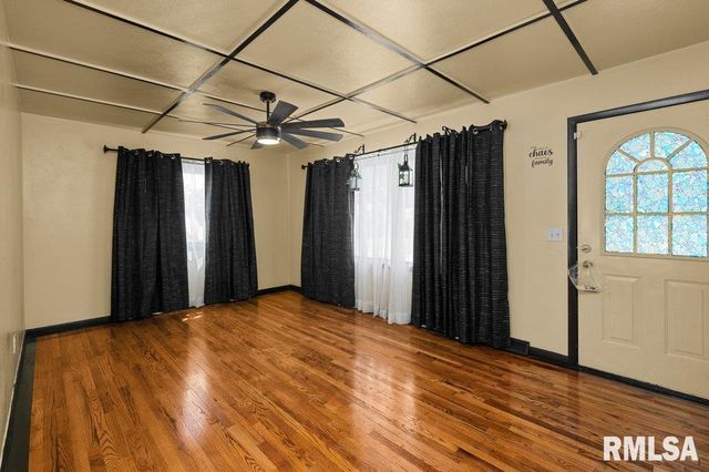 1203 N THORNWOOD Avenue, Davenport, IA 52804