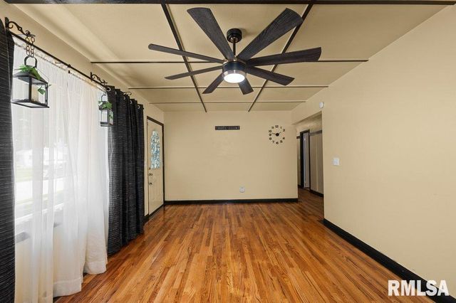 1203 N THORNWOOD Avenue, Davenport, IA 52804