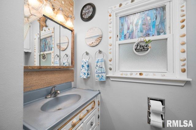 1203 N THORNWOOD Avenue, Davenport, IA 52804