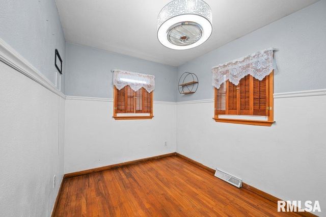 1203 N THORNWOOD Avenue, Davenport, IA 52804