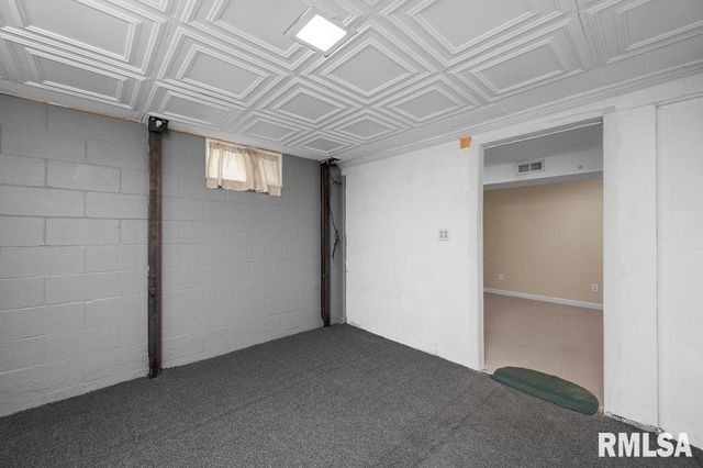 1203 N THORNWOOD Avenue, Davenport, IA 52804