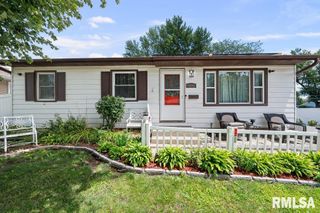 1203 N THORNWOOD Avenue, Davenport, IA 52804