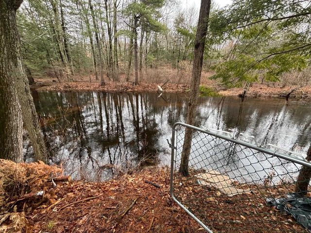 10 Darren Drive, Raymond, NH 03077