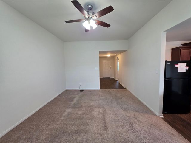 723 Crystal Lakes Drive, Brookshire, TX 77423