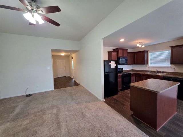 723 Crystal Lakes Drive, Brookshire, TX 77423