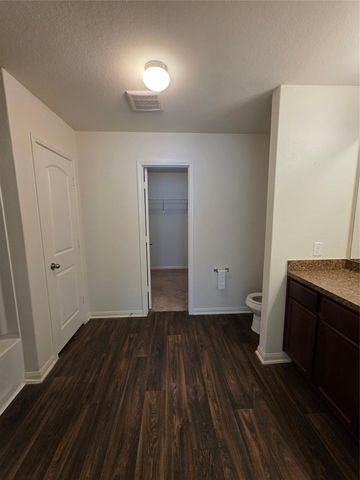 723 Crystal Lakes Drive, Brookshire, TX 77423