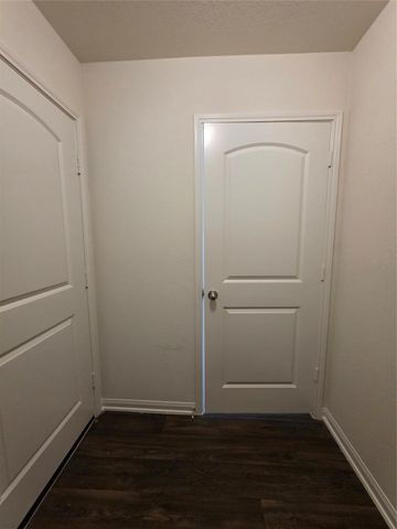 723 Crystal Lakes Drive, Brookshire, TX 77423