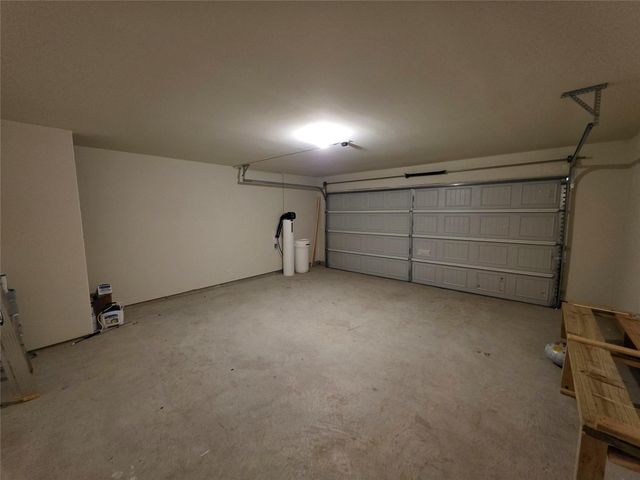 723 Crystal Lakes Drive, Brookshire, TX 77423