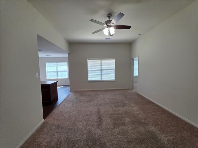723 Crystal Lakes Drive, Brookshire, TX 77423