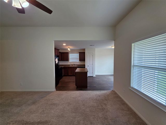 723 Crystal Lakes Drive, Brookshire, TX 77423
