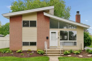 324 Mission Avenue, Villa Park, IL 60181