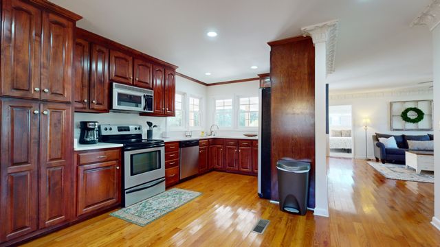 504 Dow Dr, Shelbyville, TN 37160