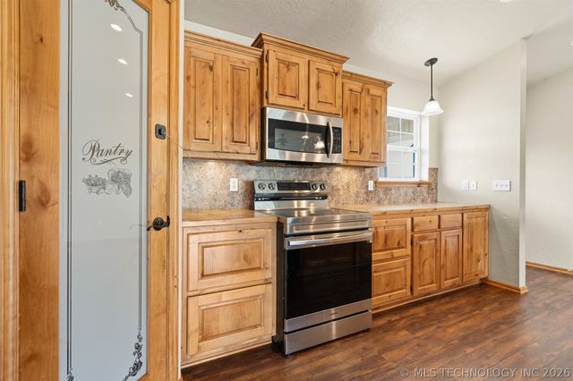 281 Olive Branch Drive, Springer, OK 73458