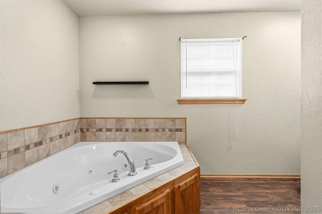 281 Olive Branch Drive, Springer, OK 73458