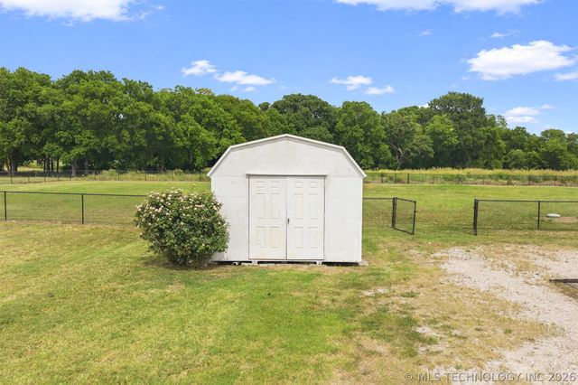 281 Olive Branch Drive, Springer, OK 73458