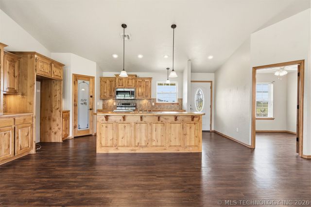 281 Olive Branch Drive, Springer, OK 73458