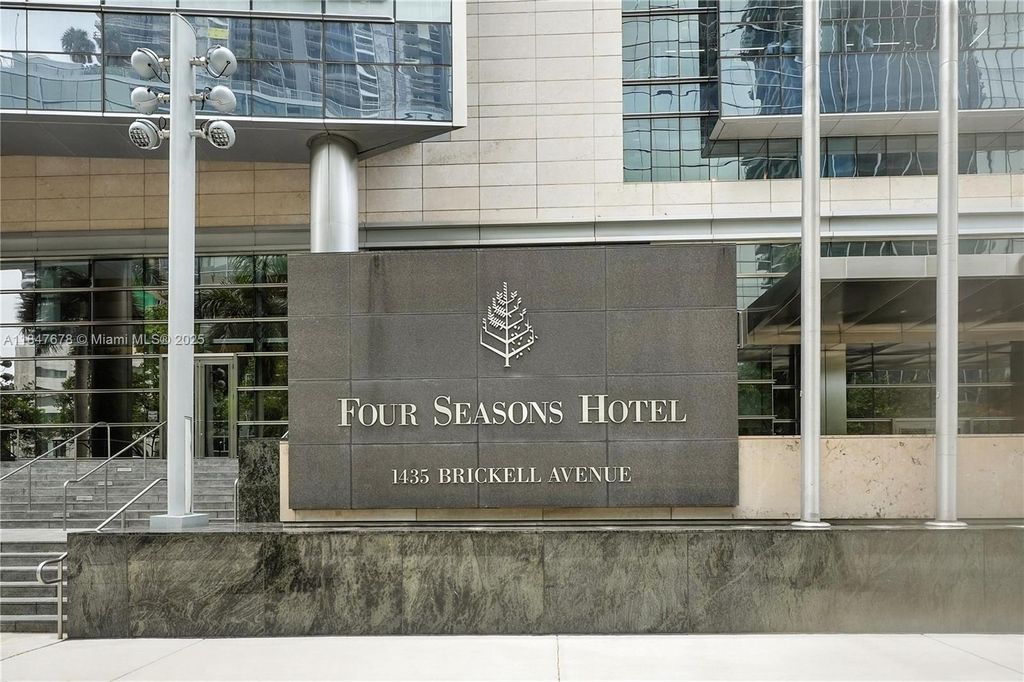 1435 Brickell Ave 3512, Miami, FL 33131