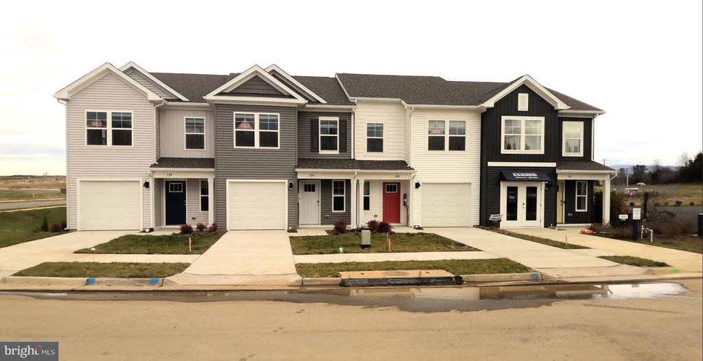 252 CAMDEN DR, Waynesboro, VA 22980