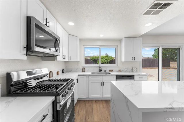 37863 17th Street East, Palmdale, CA 93550