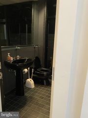 1142 WALKER RD #G, Great Falls, VA 22066