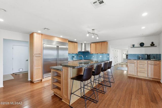 5772 N Camino Del Conde, Tucson, AZ 85718