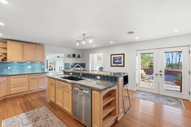5772 N Camino Del Conde, Tucson, AZ 85718