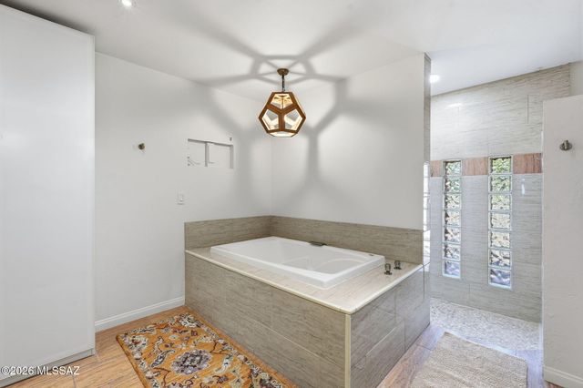 5772 N Camino Del Conde, Tucson, AZ 85718