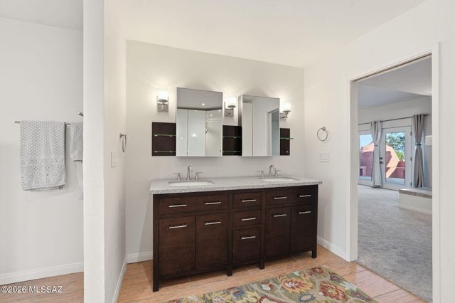5772 N Camino Del Conde, Tucson, AZ 85718