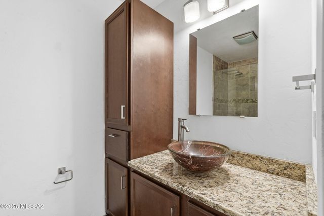 5772 N Camino Del Conde, Tucson, AZ 85718