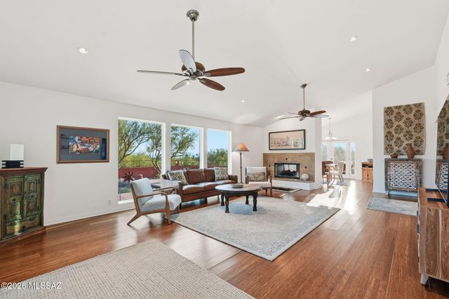 5772 N Camino Del Conde, Tucson, AZ 85718