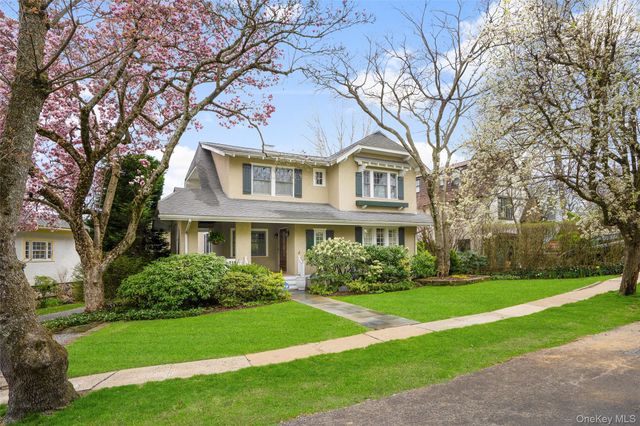 7 Soundview Drive, Larchmont, NY 10538