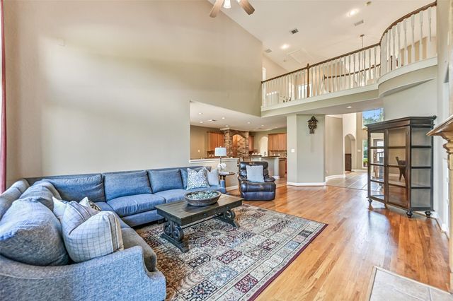 1607 Cascade Falls Drive, Friendswood, TX 77546
