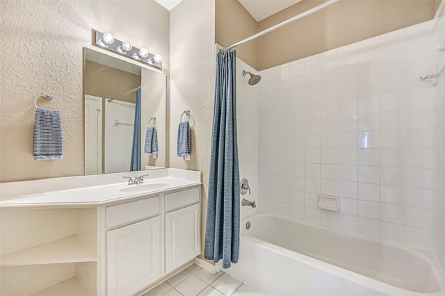 1607 Cascade Falls Drive, Friendswood, TX 77546
