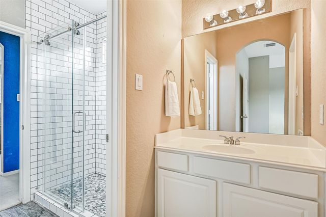 1607 Cascade Falls Drive, Friendswood, TX 77546