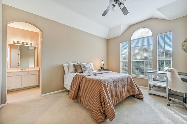 1607 Cascade Falls Drive, Friendswood, TX 77546