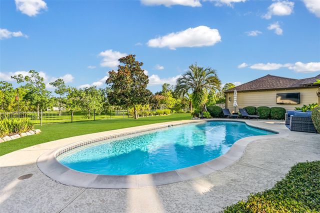 1607 Cascade Falls Drive, Friendswood, TX 77546