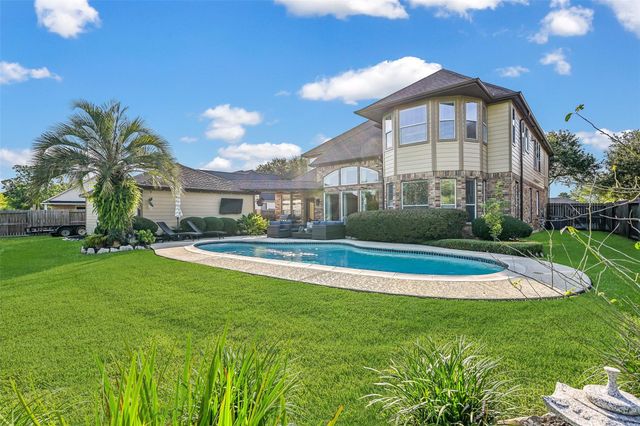 1607 Cascade Falls Drive, Friendswood, TX 77546