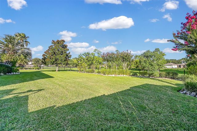 1607 Cascade Falls Drive, Friendswood, TX 77546