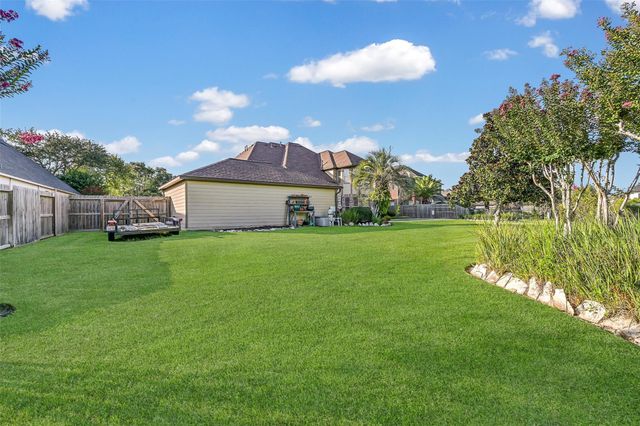 1607 Cascade Falls Drive, Friendswood, TX 77546
