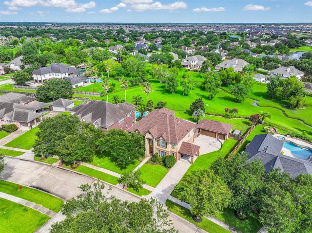 1607 Cascade Falls Drive, Friendswood, TX 77546