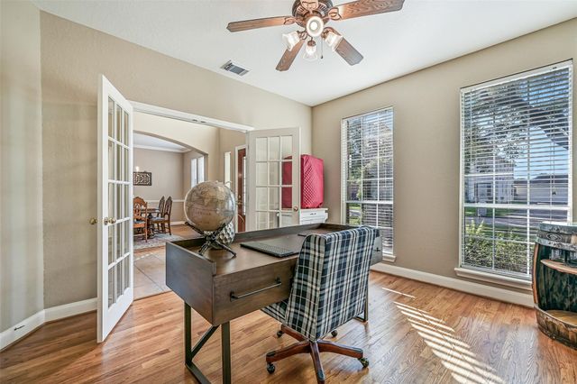 1607 Cascade Falls Drive, Friendswood, TX 77546