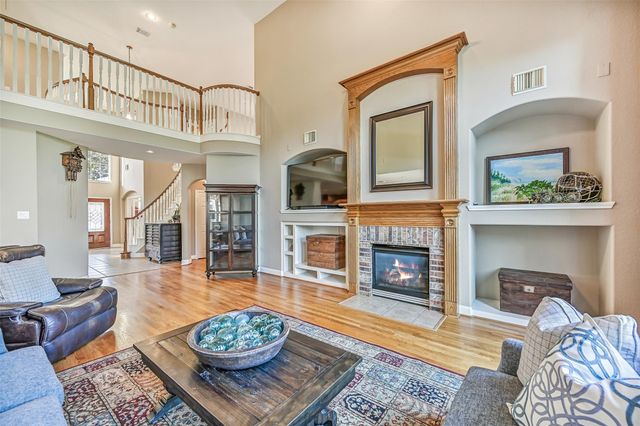 1607 Cascade Falls Drive, Friendswood, TX 77546
