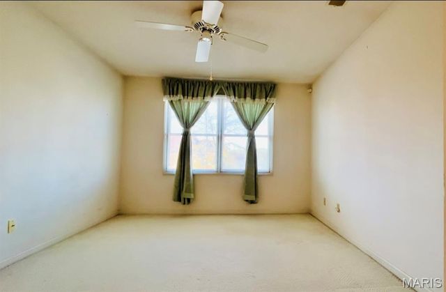 5428 Duchesne Parque Drive, St Louis, MO 63128